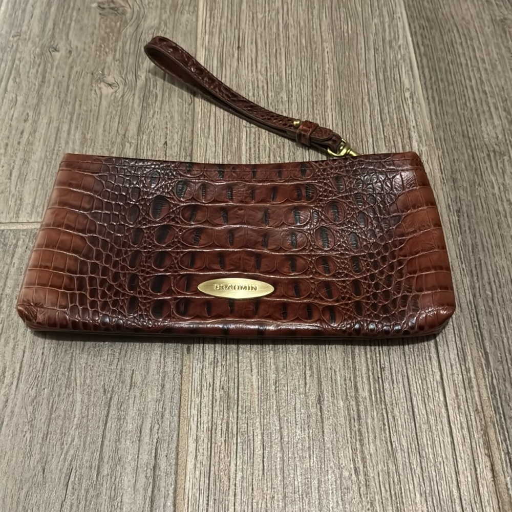 Brahmin wristlet purse like new
